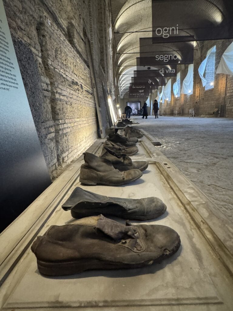 Il Real Albergo dei Poveri di Napoli apre al pubblico in anteprima con una mostra a ingresso gratuito