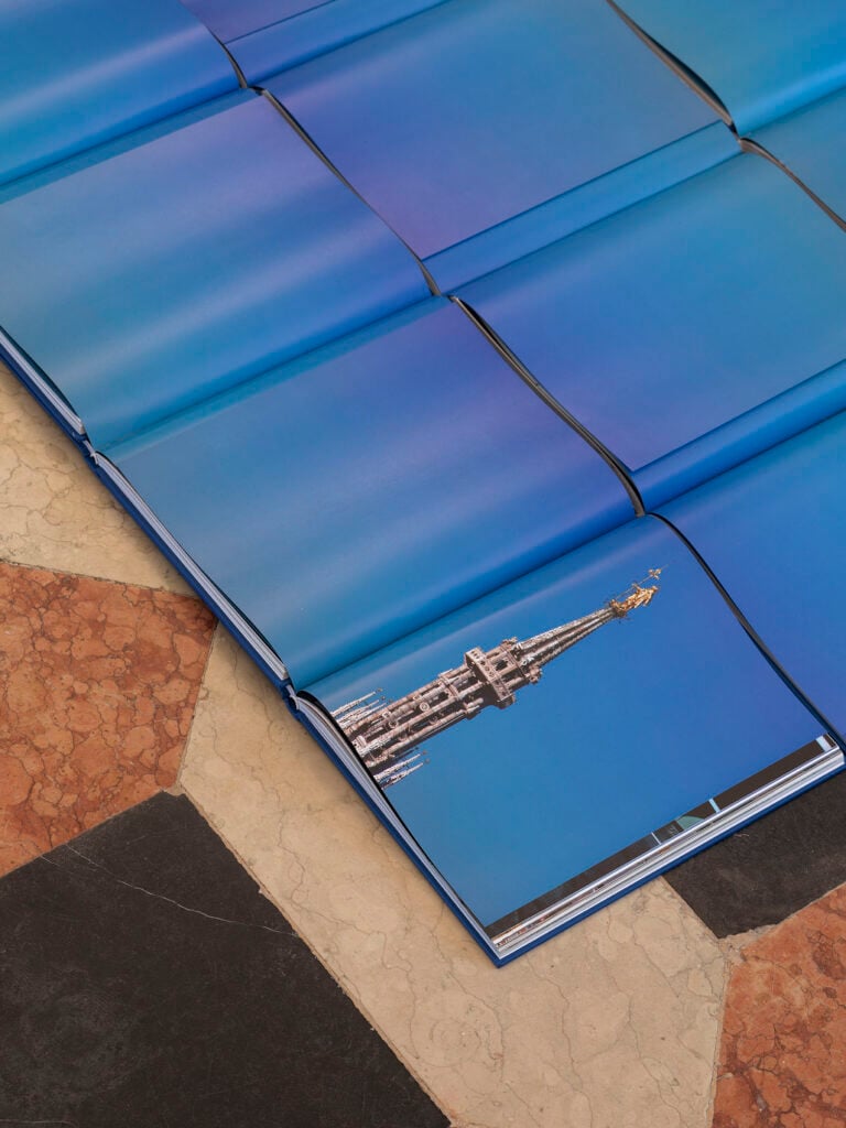 Andrea Mastrovito, Sette Stanze, Marca Corona per l&rsquo;Arte, 2025, installation view, Palazzo Ducale di Sassuolo, Ph. Dario Lasagni