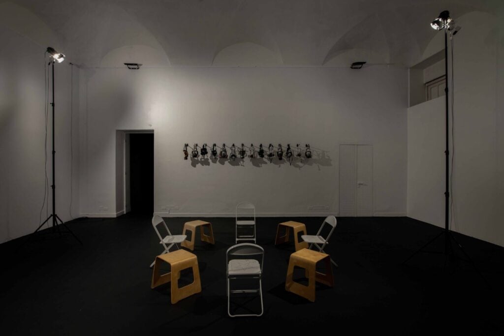 Anna Scalfi Eghenter, Collectors Anonymous, installation view da Pinksummer, Genova, 2025. Foto Alice Moschin