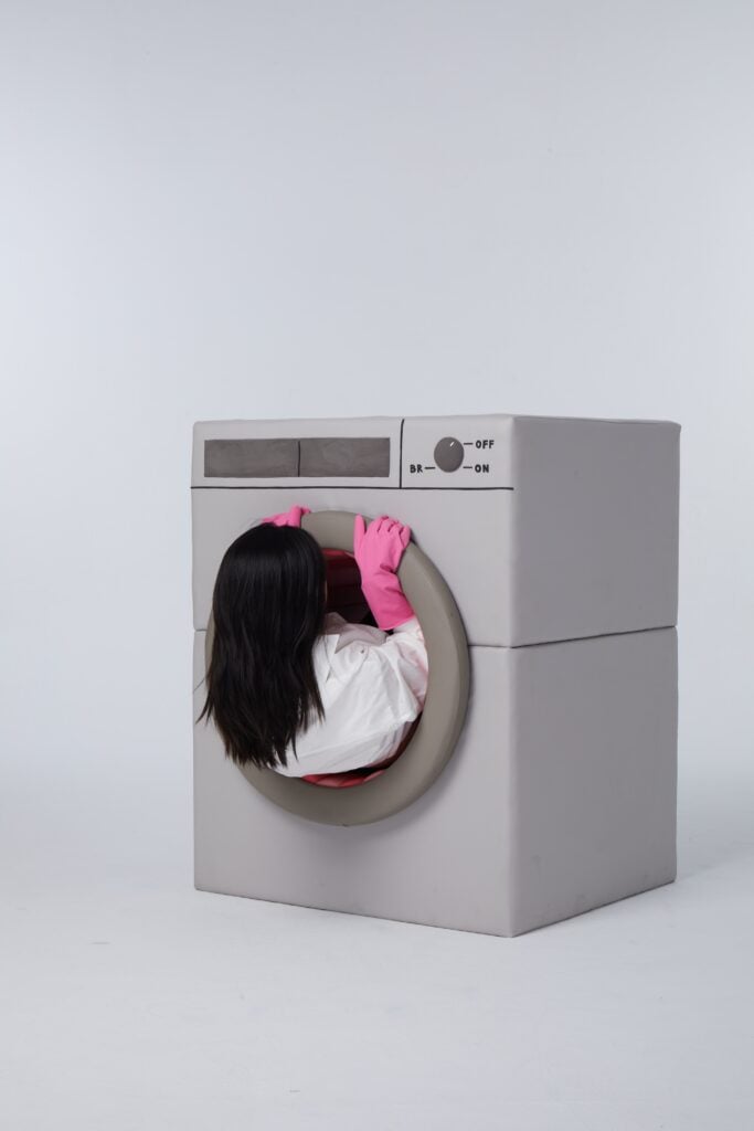 Bao Rong, The Wheels Keep Turning, 2024. Credits Bao Rong Studio