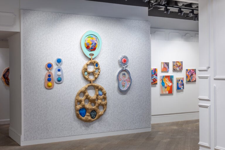 Cells and Love – Una mostra che esplora la matrescenza attraverso l’arte, Installation view