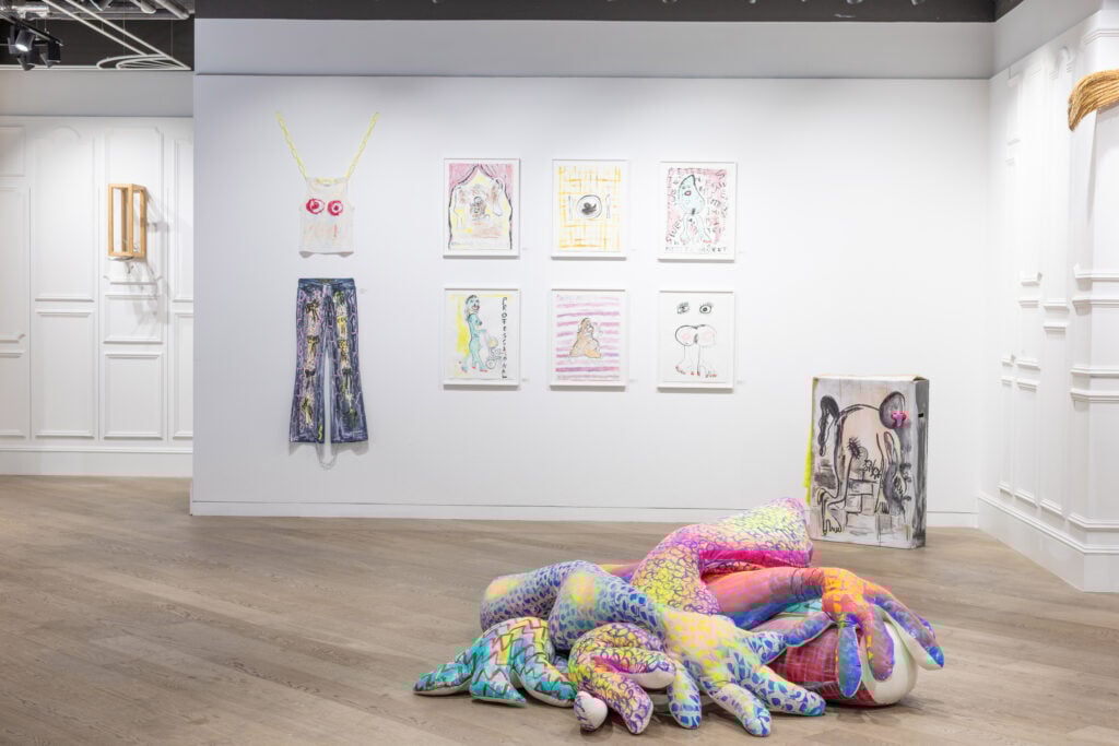 Cosa è la “matrescenza”? Una mostra a Londra racconta questo tema. Qui lo spiega la curatrice italiana