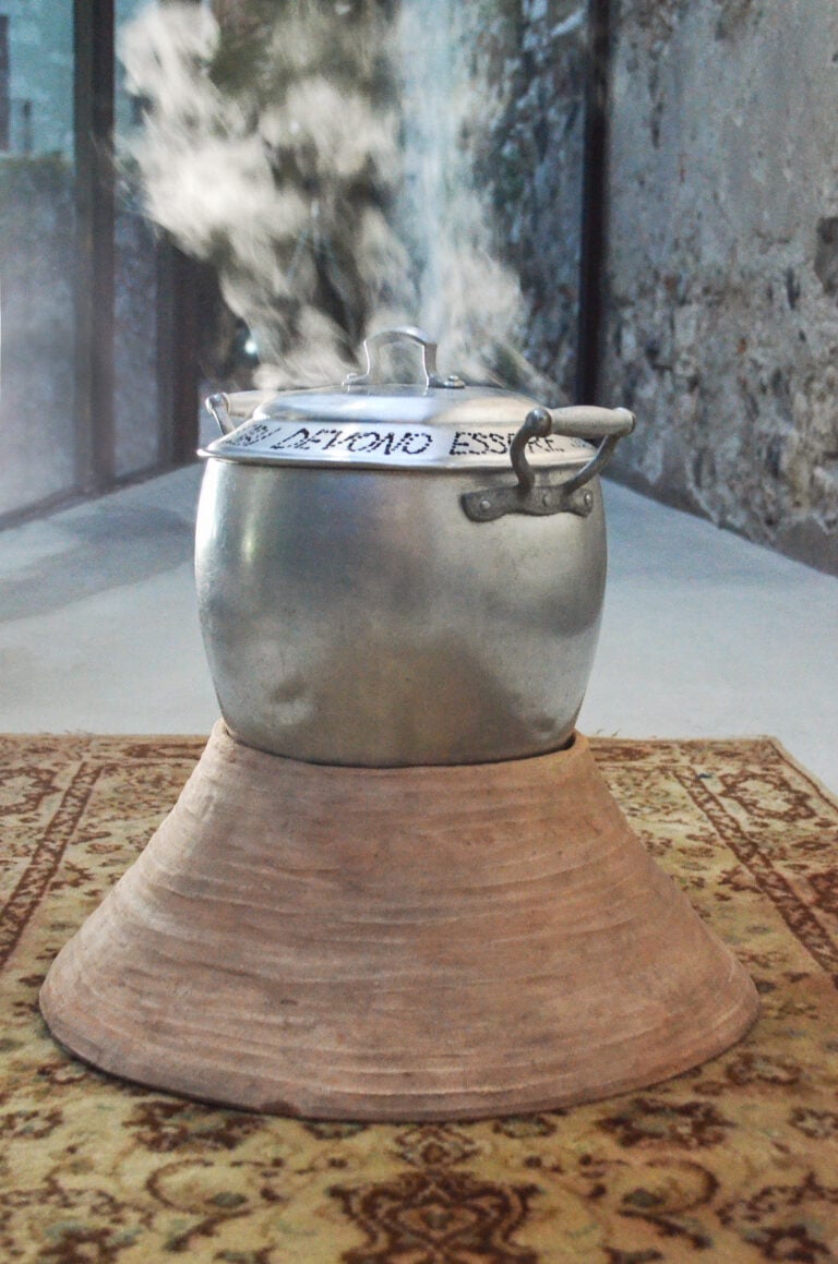 L'opera di Marta Allegri per la mostra Matermània/Matermanìa ad Atipografia ad Arzignano, installation view