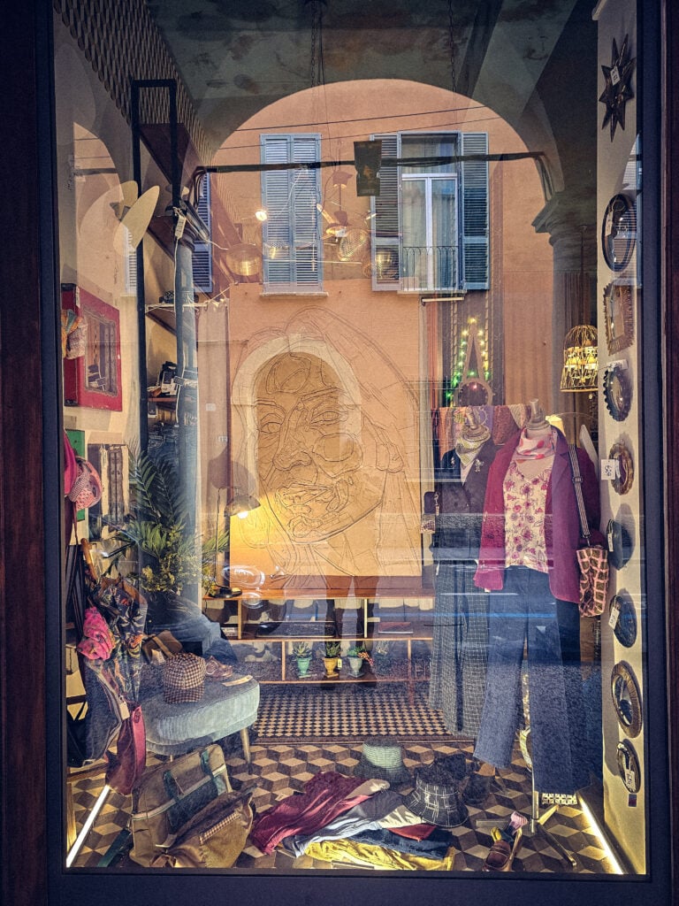 Galleria Diffusa - edizione Bologna Santo Stefano - Sculture di Chadwick Meyer - You Are Safe - negozio Scarlett - 2