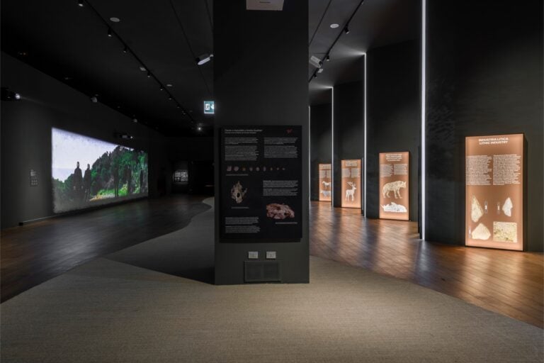 Installation view LABORATORIO NEANDERTHAL. Le scoperte di Grotta Guattari. MUCIV-Museo delle Civilt&agrave;, Roma. Foto Giorgio Benni