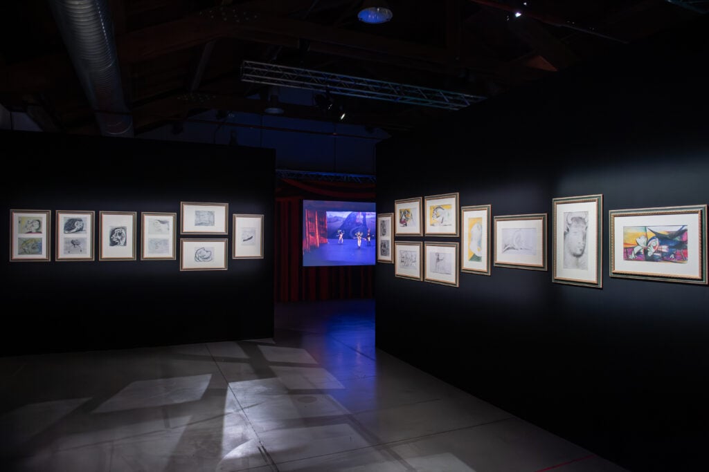 A Milano una mostra racconta il Novecento attraverso le opere grafiche di tre grandi Maestri