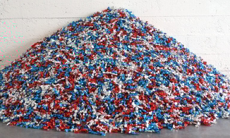 Felix Gonzalez-Torres, Untitled (USA Today) , 1990di Marc Wathieu, CC BY-NC 2.0