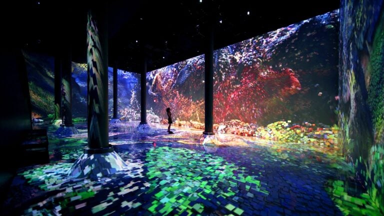 Refik Anadol Machine Hallucinations, 2019_Refik Anadol, CC BY-SA 4.0, via Wikimedia Commons