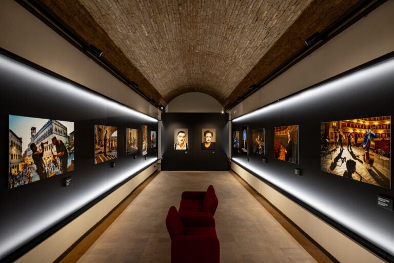 La grande mostra di Steve McCurry a Montefalco in Umbria: tra paesaggio, storia e comunit&agrave;