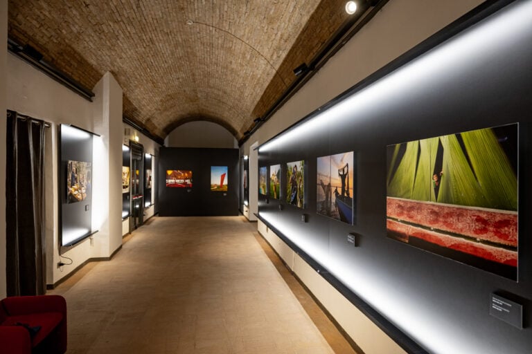 La grande mostra di Steve McCurry a Montefalco in Umbria: tra paesaggio, storia e comunit&agrave;