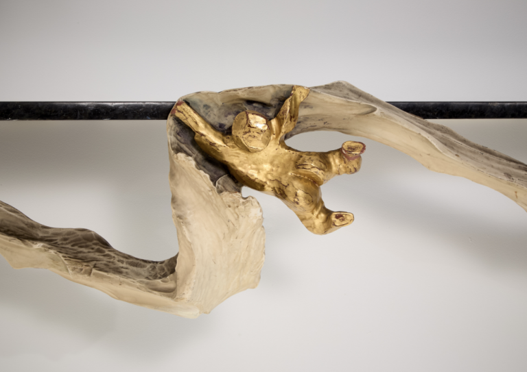 Osvaldo Borsani e Lucio Fontana, Mensola-console decorata da gruppo scultoreo. Esecuzione Arredamenti Borsani, Varedo, 1950-'51. Courtesy Il Ponte Casa d'Aste