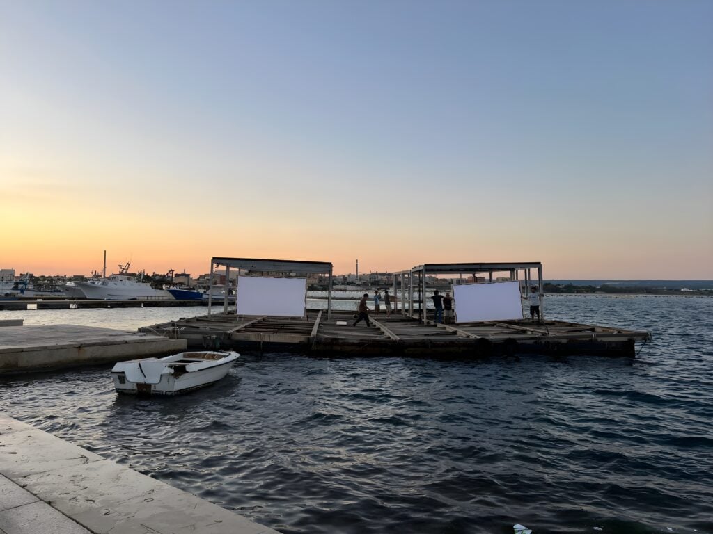Performance site specific "Le acque che vidi non saranno più le stesse" di GIuseppe Di Liberto, 2025, Taranto, courtesy Archivio RitrovaTa