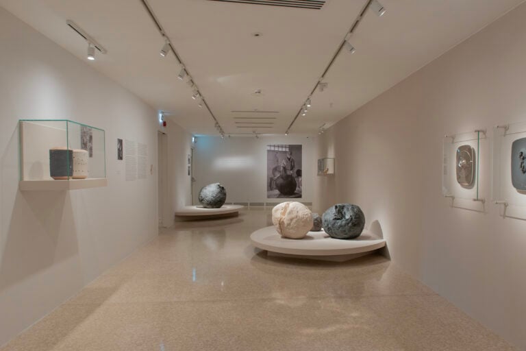 &copy; Mani-Fattura: le ceramiche di Lucio Fontana, 11.10.2025 &ndash; 02.03.2026, Collezione Peggy Guggenheim. Ph. Claudia Corrent