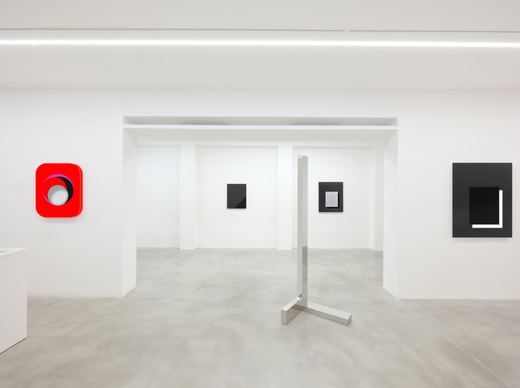 Come catturare lo sguardo? Risposte nella mostra di Gerold Miller a Milano