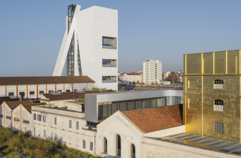 Tutte le mostre del 2026 nelle sedi di Milano e Venezia di Fondazione Prada