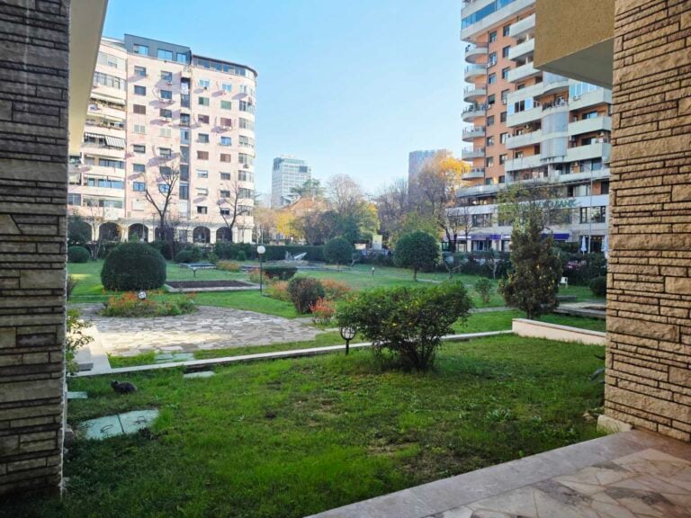 Vila 31 - Art Explora - Tirana, giardini esterni