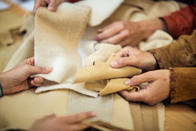 Un&rsquo;alleanza tra scienza e design per i tessuti prodotti con le risorse naturali della Camargue