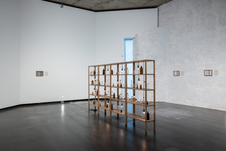 Shilpa Gupta, We last met in the mirror, &copy; Shilpa Gupta, Kunsthalle St. Annen, L&uuml;beck, Foto Photo: Andr&eacute; Leisner