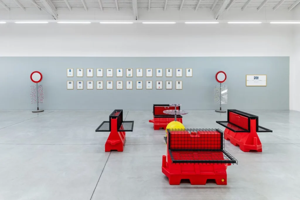 Galleria Enrico Astuni, Ugo La Pietra. La mia territorialità