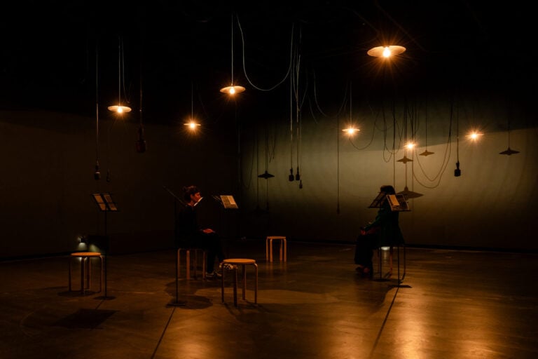 Shilpa Gupta, We last met in the mirror, &copy; Shilpa Gupta, Kunsthalle St. Annen, L&uuml;beck, Foto Photo: Andr&eacute; Leisner