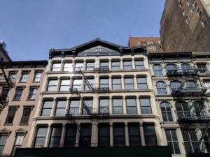 In America le più importanti gallerie d’arte si mettono in sciopero contro la violenza dell’ICE. Un evento senza precedenti