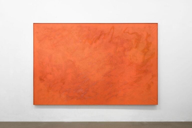 Giulio Turcato, Emblematico rosso, 1983. Courtesy dell'Archivio Giulio Turcato. &copy; GIULIO TURCATO, by SIAE