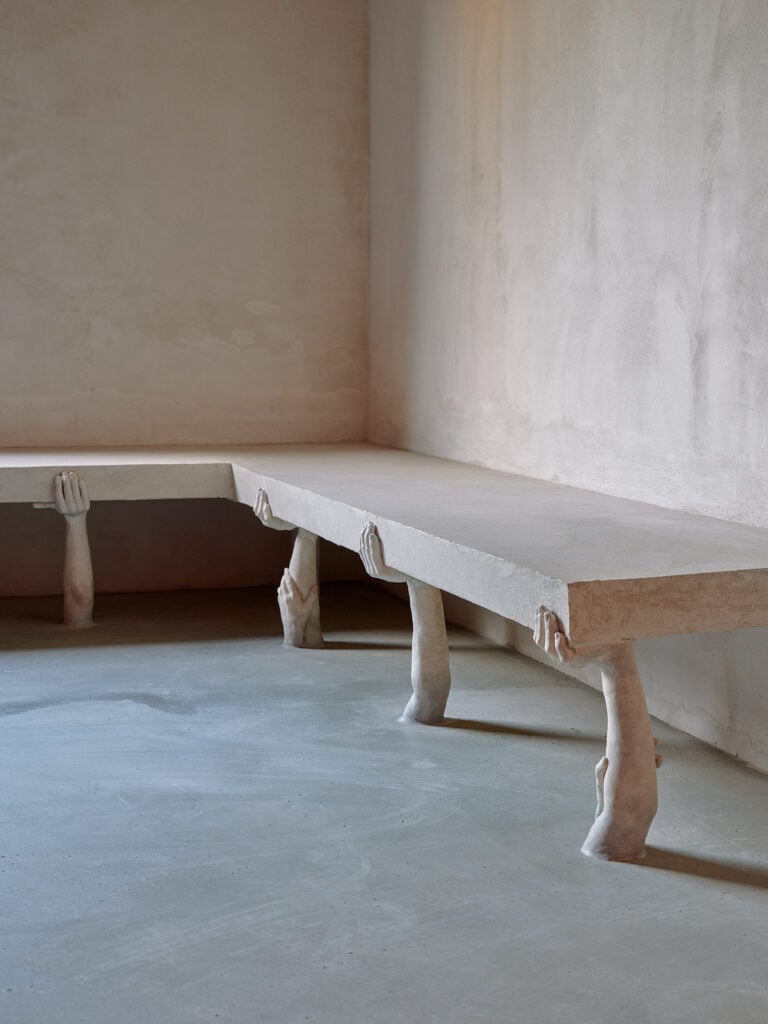 Una mostra a Roma ha trasformato uno spazio espositivo in un bar (funzionante)