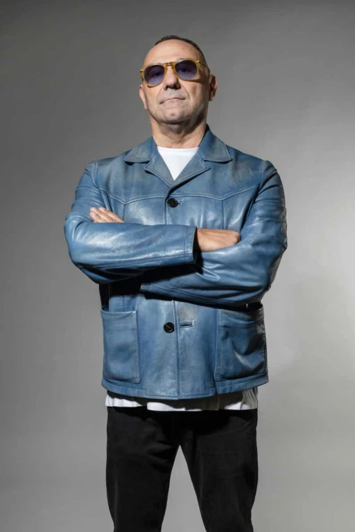 Marcello Maloberti – Kolossal