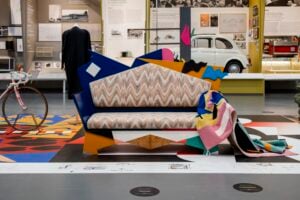 A Milano c’è una mostra schierata contro quel design che ha smarrito la strada 