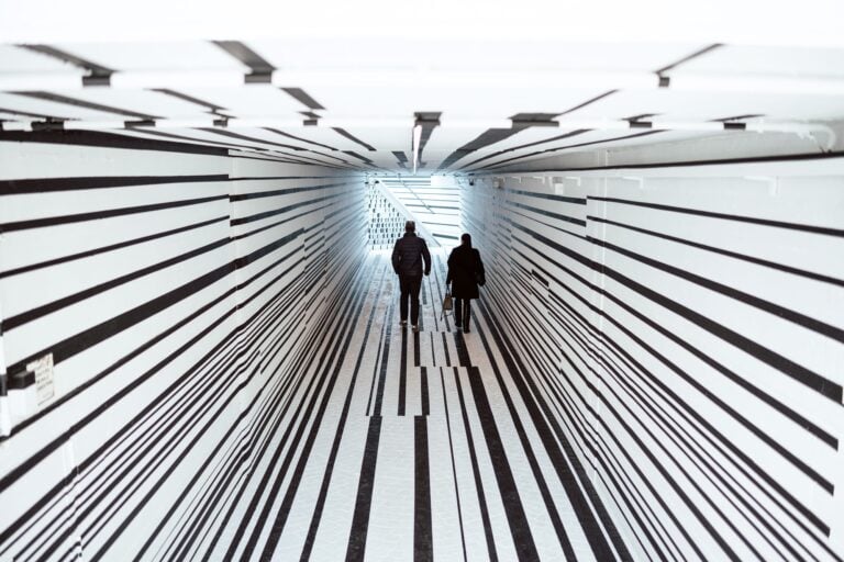 Esther Stocker, installazione pittorica per il sottopasso di Via Canestrini, a Trento. Ph. EmmaBonvecchio, 2026