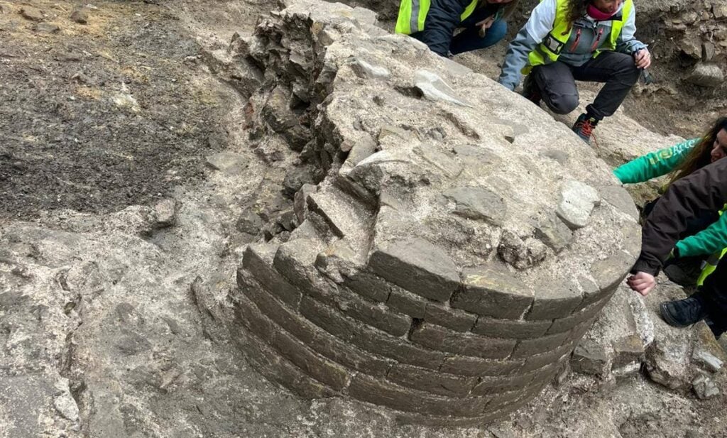 A Fano gli scavi portano alla luce i basamenti di grandi colonne. Si tratta della Basilica di Vitruvio