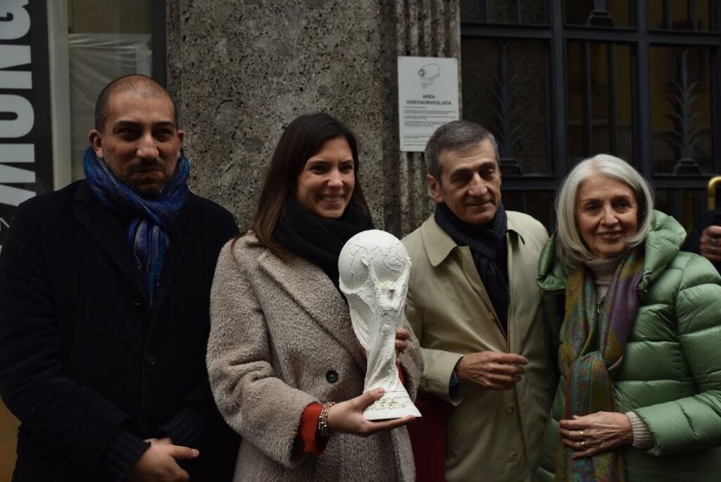 L'inaugurazione della targa che celebra il luogo di nascita della Coppa del mondo FIFA