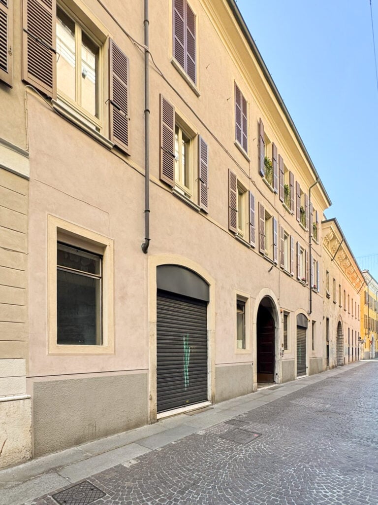 Foto palazzo laterale Mutty