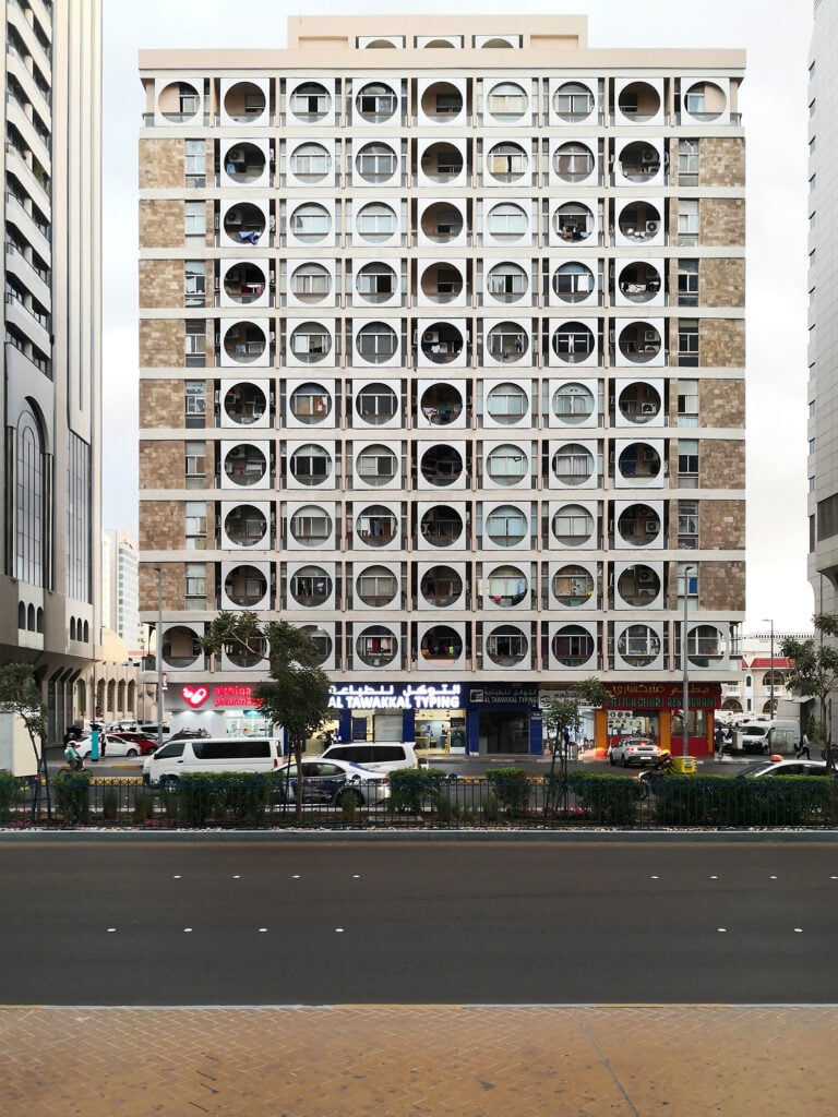 Abu Dhabi, Obeid Al Mazrouei building, Ph Francesca Pompei