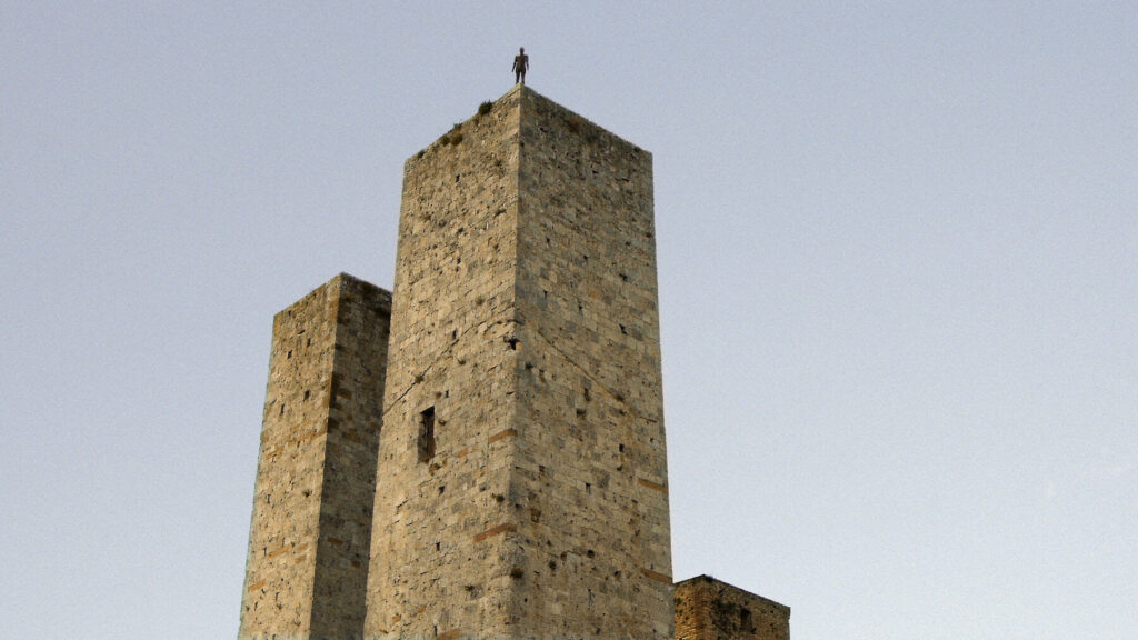 San Gimignano celebra il grande artista inglese Antony Gormley con tre cortometraggi