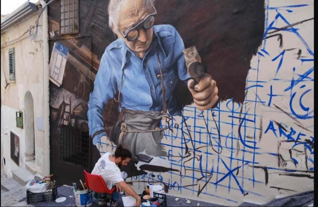 Il fabbro, Daniele Paternostro, Piana degli Albanesi, 2025. Courtesy Bashk&euml; in Art