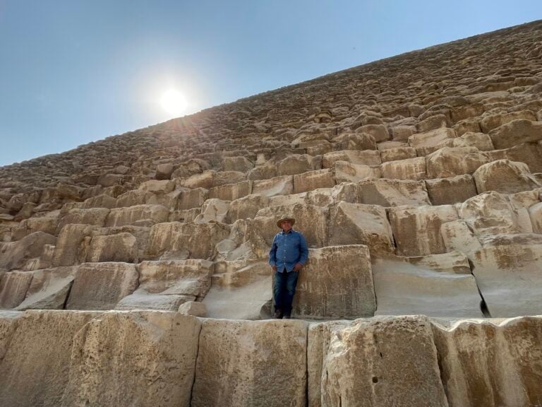 Il film &ldquo;The Man with the Hat" dedicato a Zahi Hawass