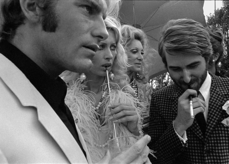 Carla Cerati, La fotomodella Isa Stoppi. Milano 1968, Terrazza Martini
