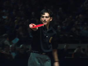 Al cinema arriva Marty Supreme, storia di un outsider divorato dall’ossessione di diventare leggenda