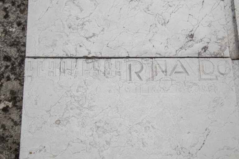 Tomba della famiglia Lazzari-Rinaldo, progetto di Carlo Scarpa &copy; Alberto Messina, 2016