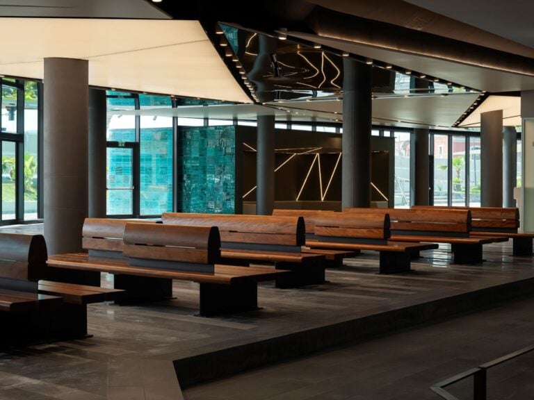 Napoli Stazione Marittima del Molo Beverello. Photo Fabrizio Capolei