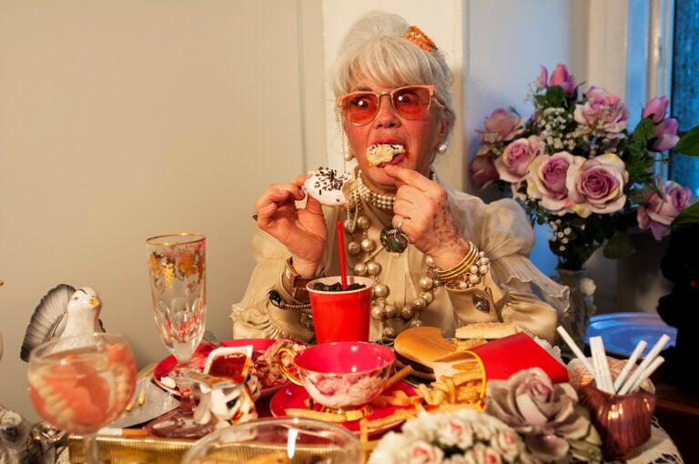 A Milano debutta una nuova rassegna itinerante che unisce arte pop, cibo e performance 