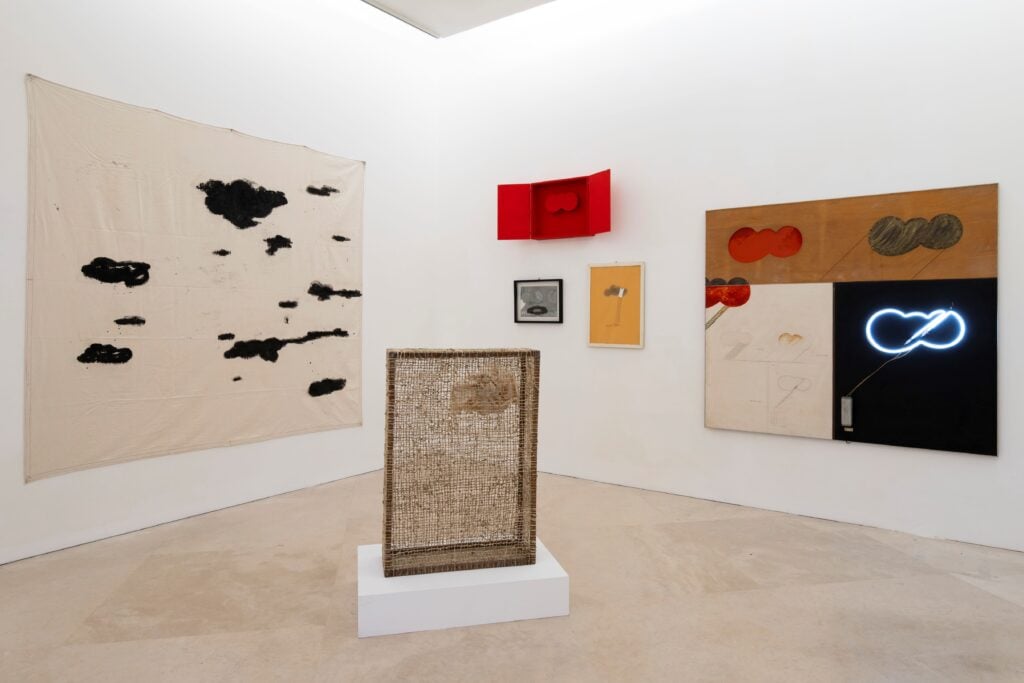 L’universo poetico e sfuggente di Pietro Lista in questa importante mostra a Napoli 