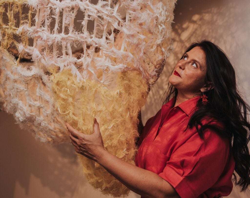 È finalmente il momento dell’arte tessile. Intervista a Paola Anziché 