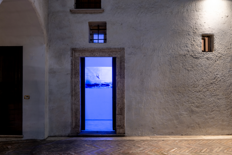 Rä di Martino, Kodrok, Galleria Valentina Bonomo, Roma. Ph: Christian Rizzo