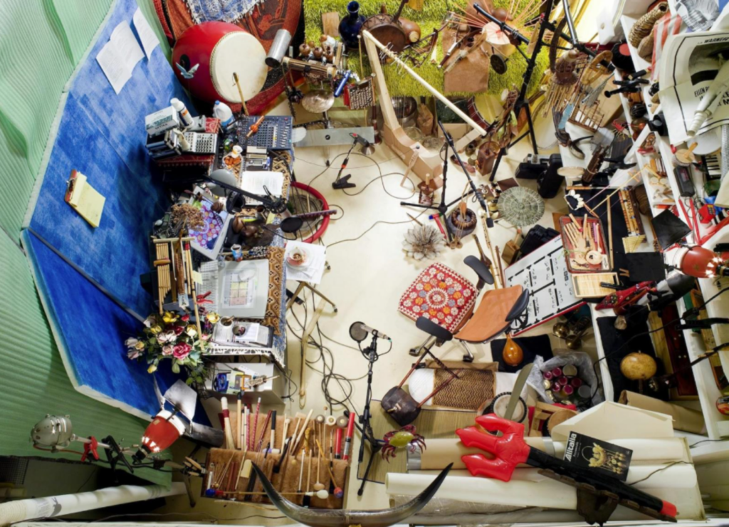 Sperimentazioni sonore alla Triennale di Milano. La prima opera è di Roberto Cuoghi che ne parla con Carlo Antonelli