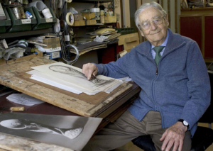 La Coppa del Mondo di calcio è una scultura nata a Milano. Una targa per ricordare l’artista Silvio Gazzaniga