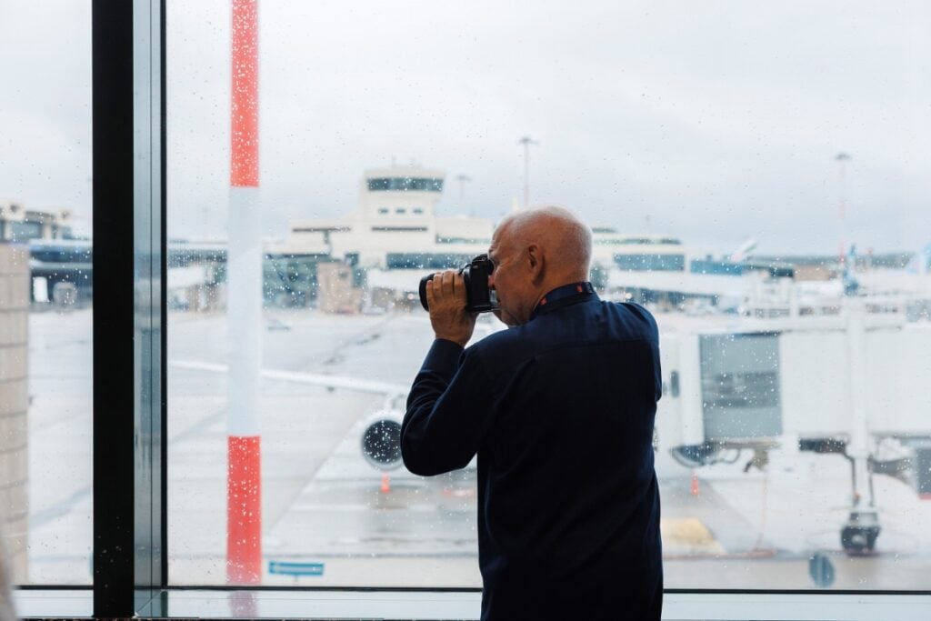 Steve McCurry – Milan Airports