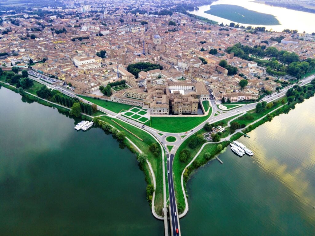 Lo spazio pubblico come palcoscenico. Intervista all’architetto Francesco Garofalo 