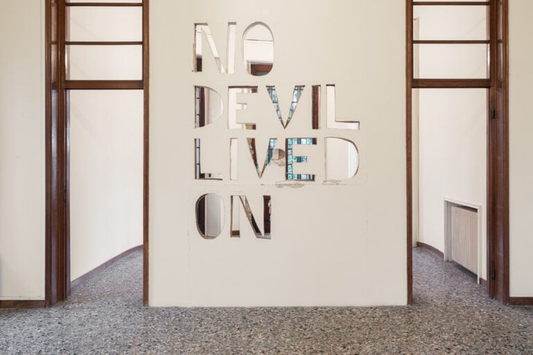Martina Rota, No Devil Lived On, 2025, intervento site-specific. NEVEr alone, Casa Testori, 2025. Crediti fotografici: Flavio Pescatori